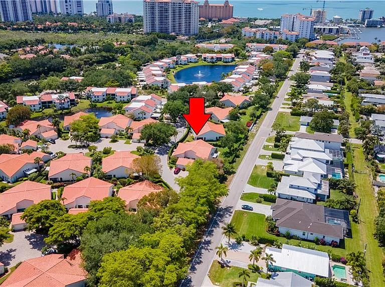 522 Beachwalk Cir — Photo 33