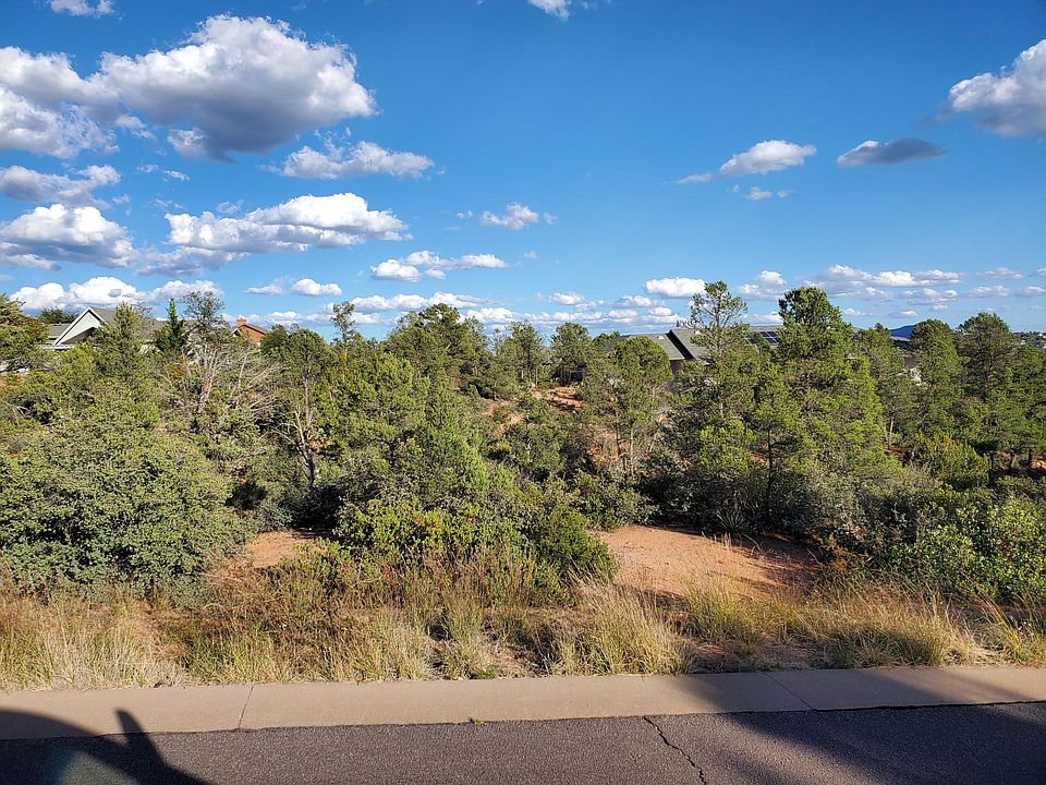 2nd image of 305 N Mule Deer Point