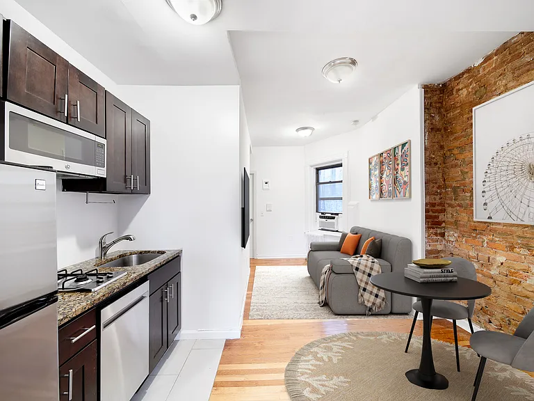 32 Saint Marks Pl #10 — Photo 4