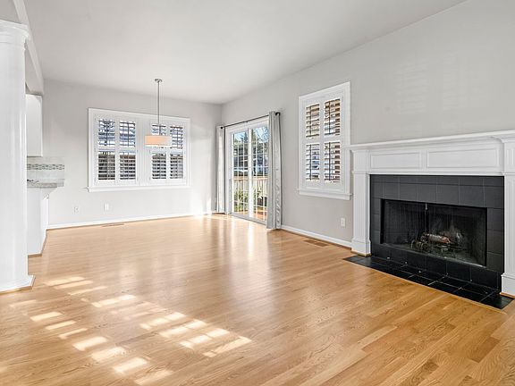 4th image of 301 C Ave