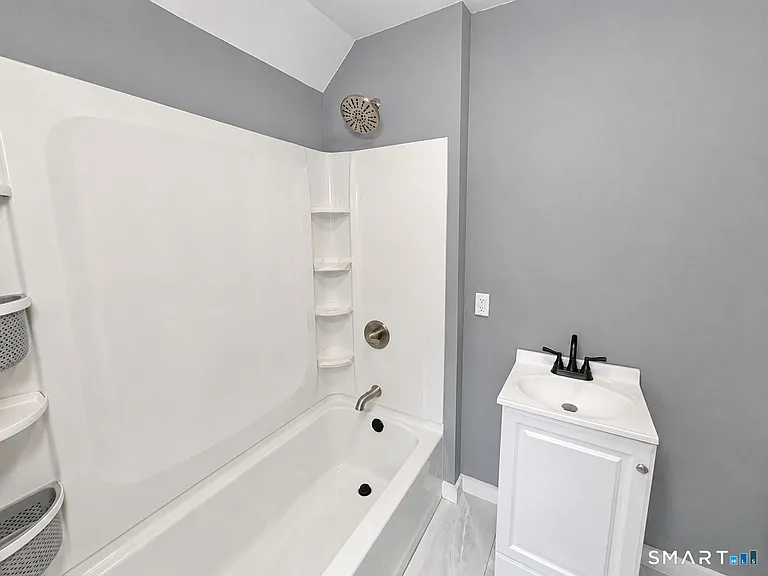 205B Laurel St — Photo 13