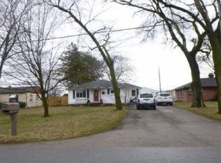 872 S Powell Rd, Essexville, MI