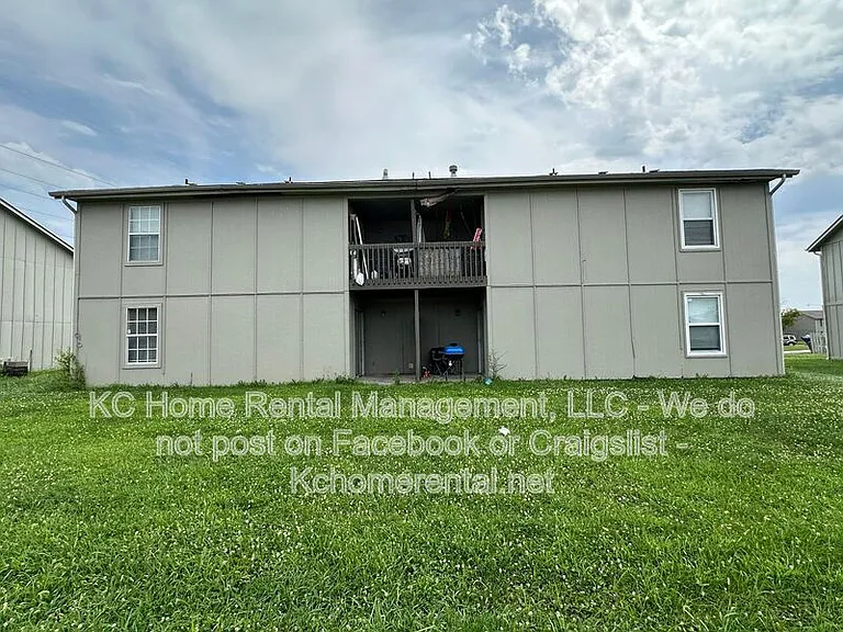 838 Saddlewood St #B — Photo 23