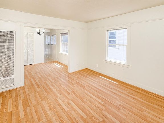 3rd image of 919 50th St