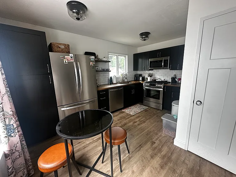 1134 Flanders Ave — Photo 2