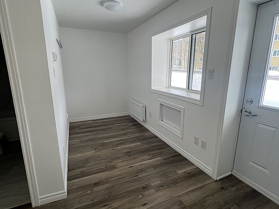 2nd image of 630 Cummings Ave #113