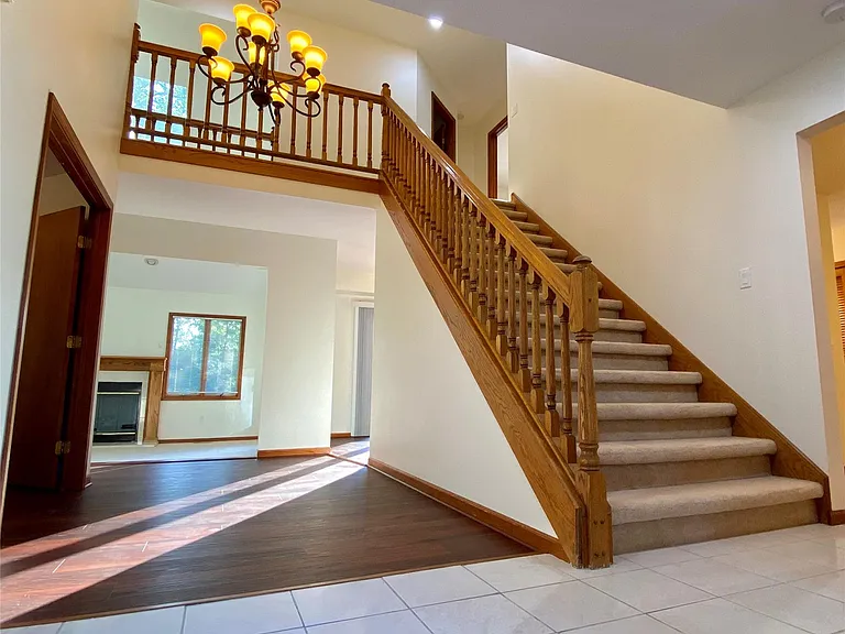 7233 Oakwood Dr — Photo 3