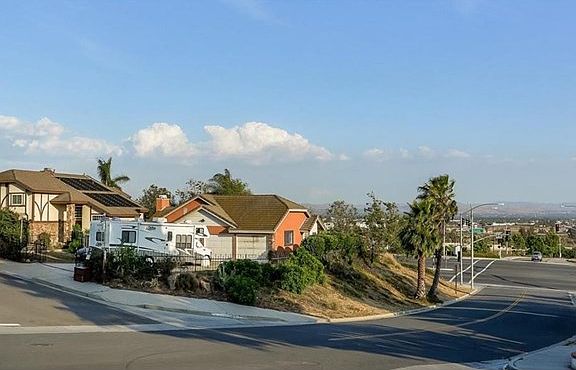 5th image of 6098 Baldwin Ave