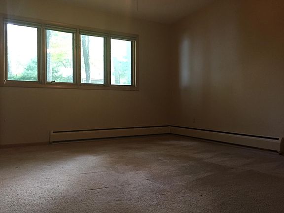 5th image of 25 Lakeview Dr