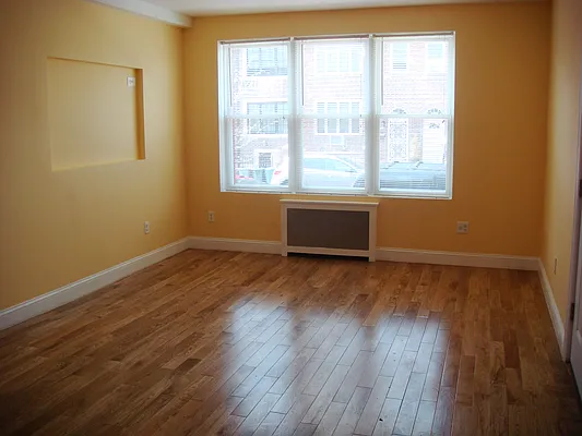 Rented by Avanguard Realty Corp | media 12