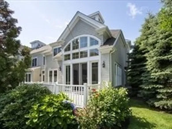 2 Heron Way, Hingham, MA 02043