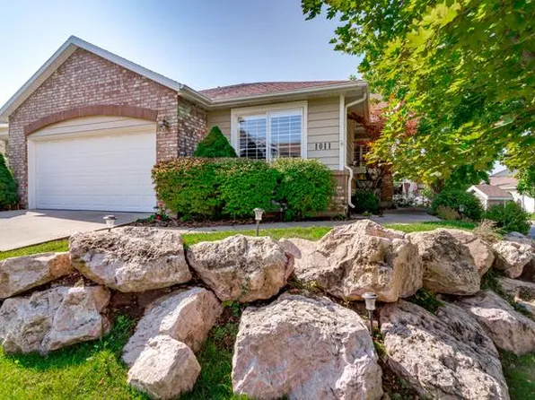 1011 E Daybreak Dr, South Ogden, UT 84403