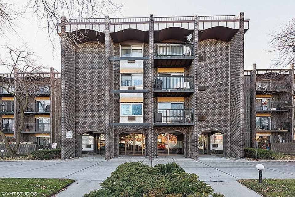 1st image of 6800 N California Ave APT 3P
