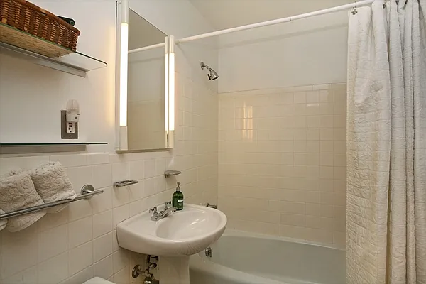 Sold by Citi Habitats | media 4