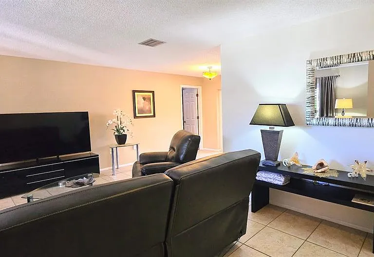 3803 Easton St — Photo 9
