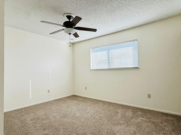 247 E Upjohn Ave — Photo 10