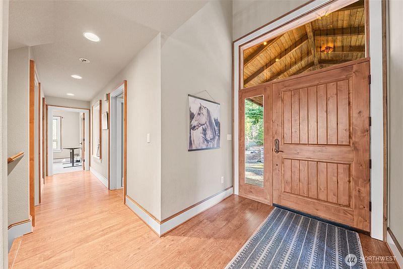 4th image of 340 Arrowhead Road