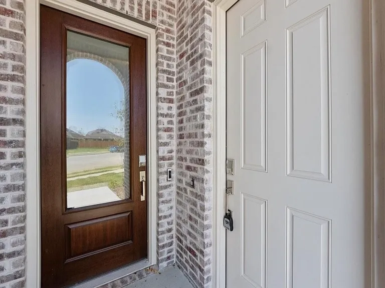 8137 Lindheimer Ln — Photo 4