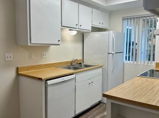 3055 Pecan Pl APT 6, Escondido, CA 92027