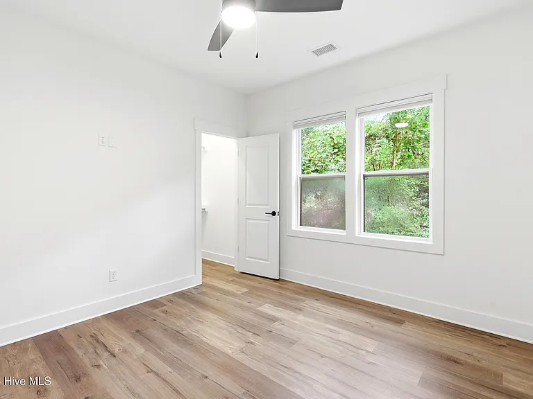 213 Myrtle Ave — Photo 31