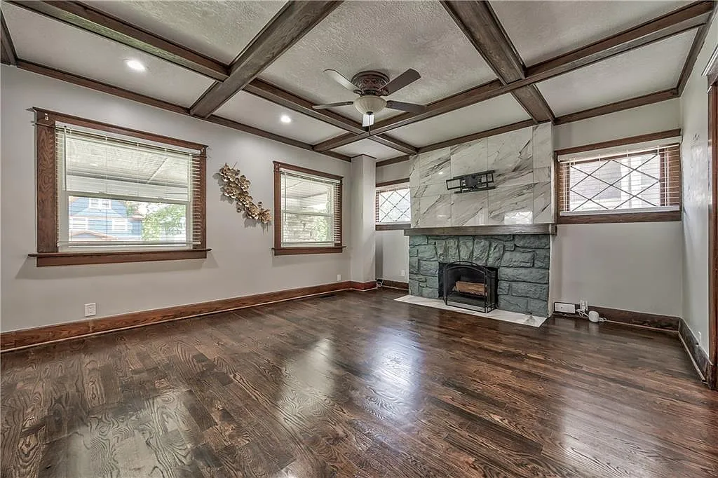 4 bed, 3.5 bath, 2900 sqft, $2,500 — Photo 3