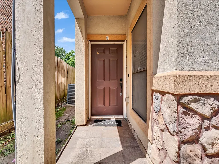 2540 Prospect St #B — Photo 2