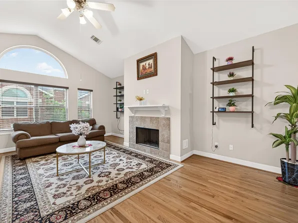 3635 Main Plaza Dr, Houston, TX 77025