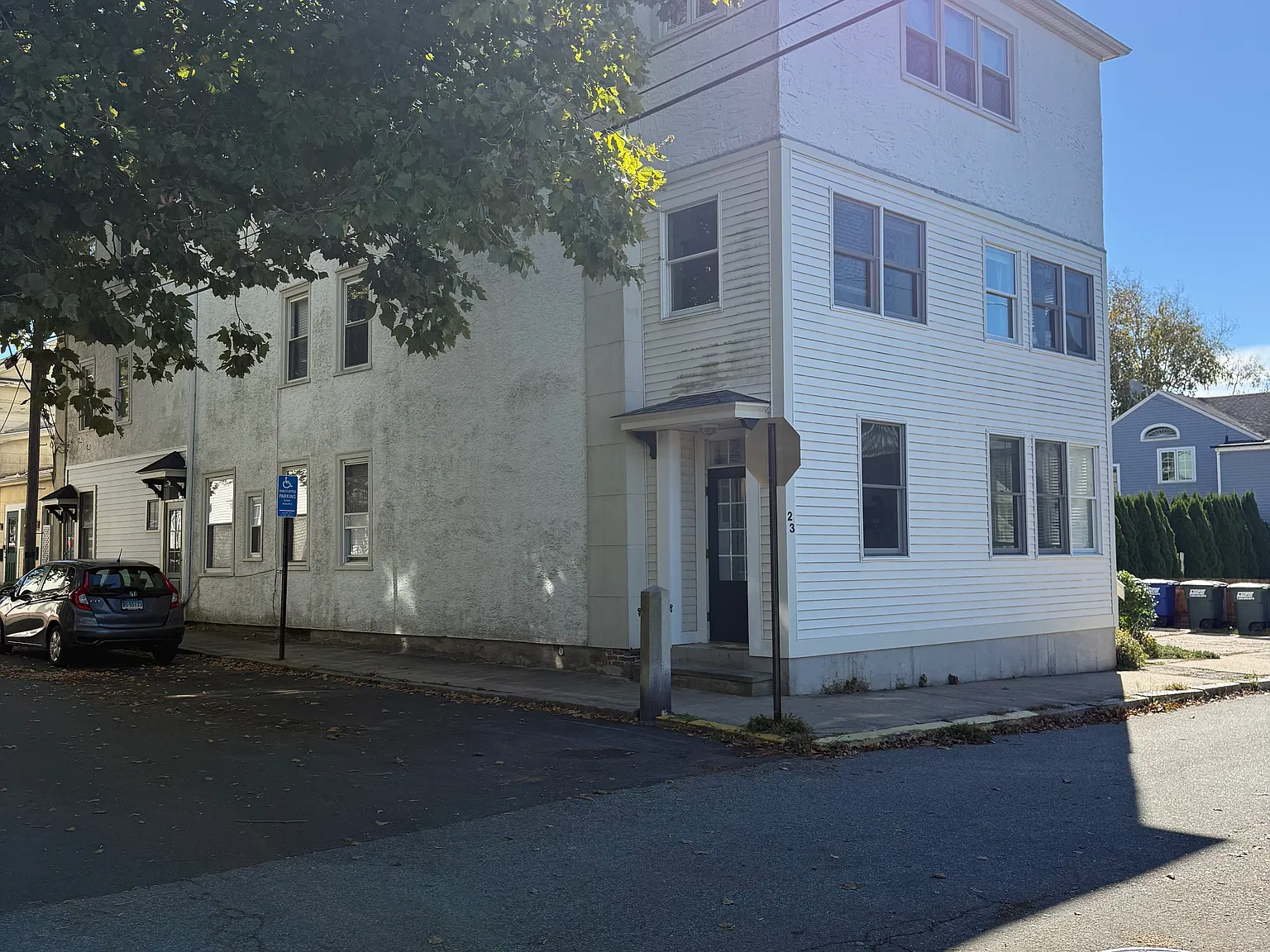 1 bed, 400 sqft, $1,025 — Photo 2