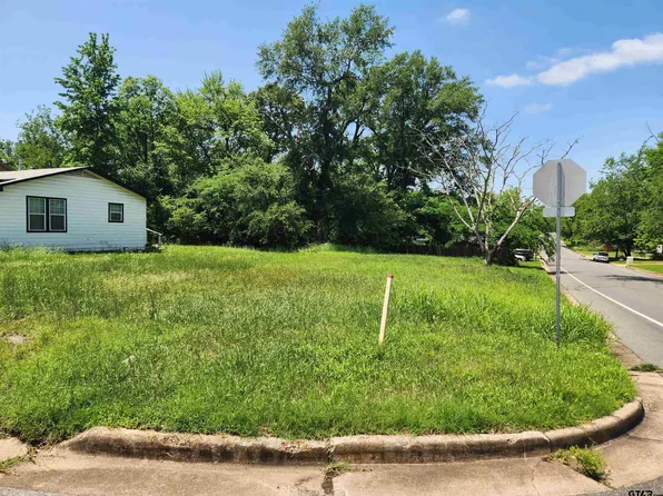 2716 N Glass Ave, Tyler, TX 75702