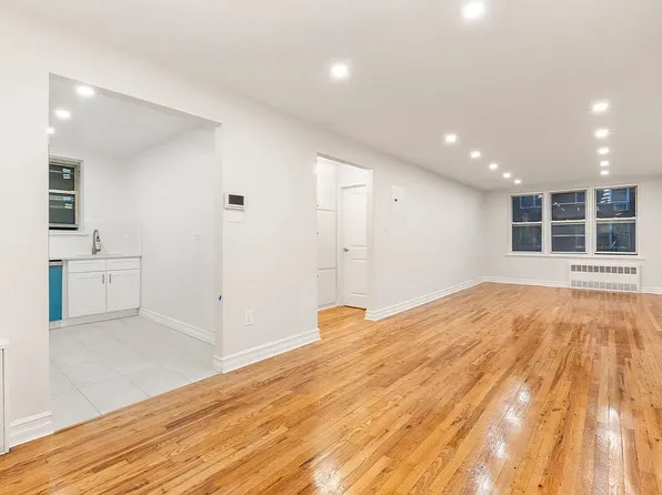 720 E 32nd St #5G, Brooklyn, NY 11210