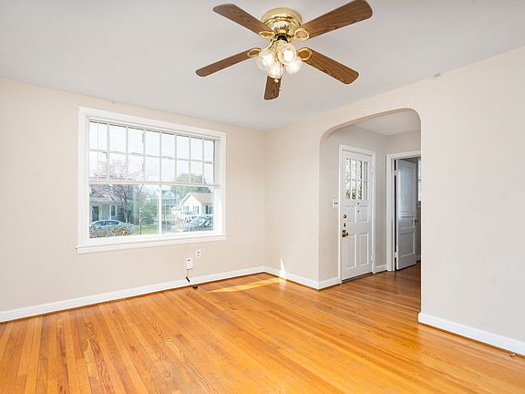 4th image of 550 S Magnolia Ave