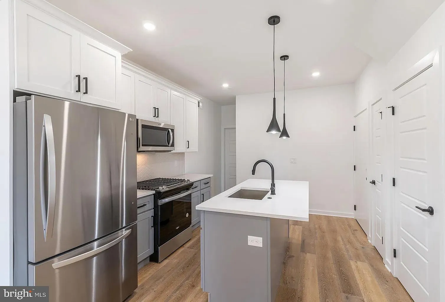 2 bed, 2.5 bath, 1600 sqft, $2,600 — Photo 4