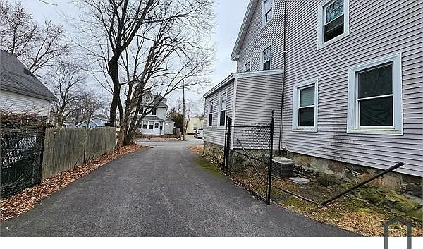 32 Granite St #2L — Photo 5