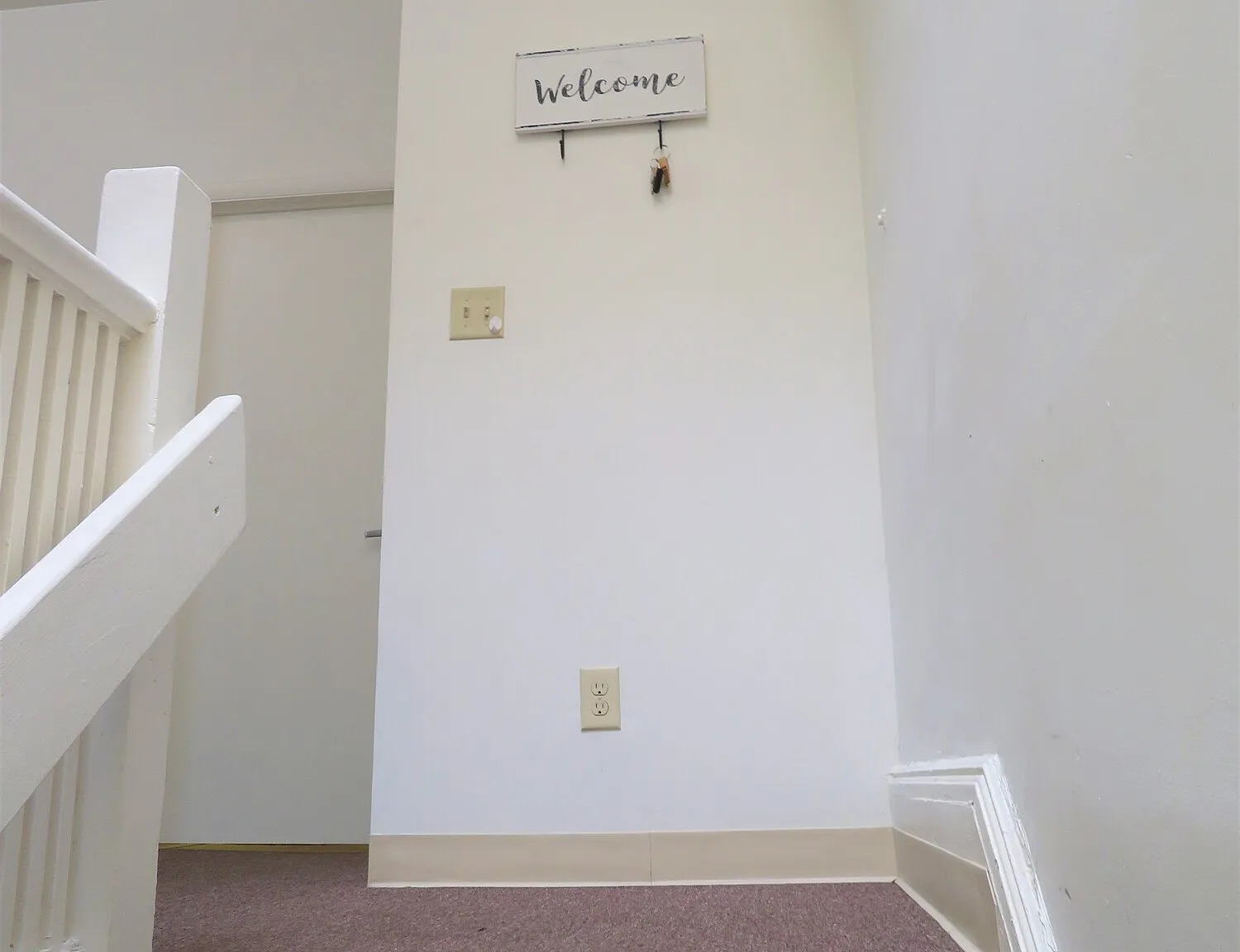 Private 3-Bedroom Apartment with a Back Porch — Photo 3