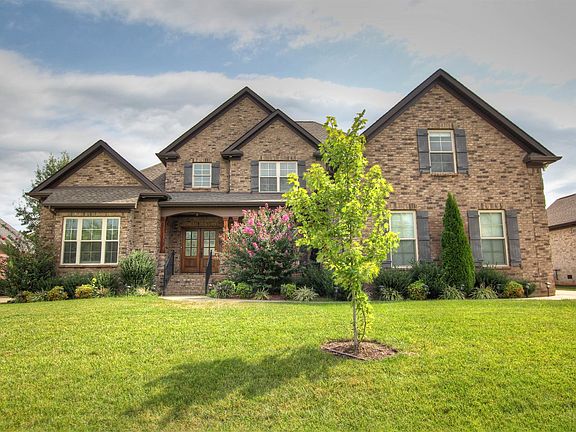 2nd image of 3332 Clovercroft Dr