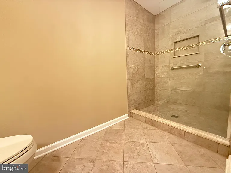 3705 Waltham Ct — Photo 9