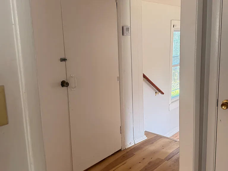 21 Avenue A — Photo 21