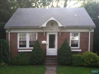 851 Oak Ave, Maywood, NJ, 07607