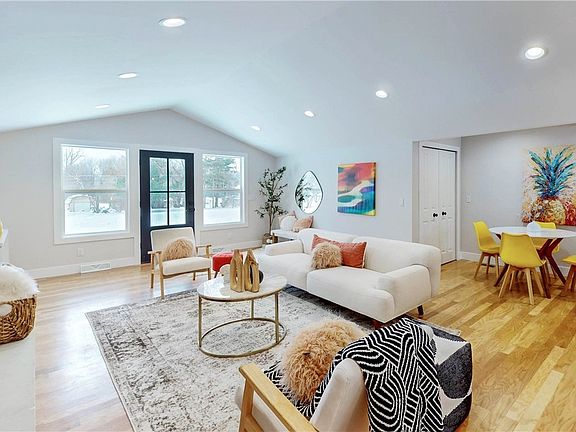 2nd image of 13777 Fox Hills Dr