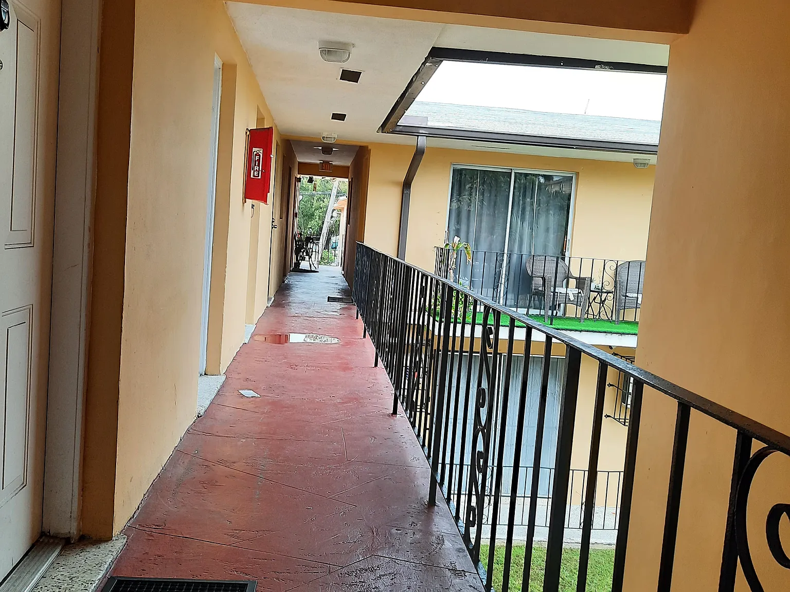 2 bed, 663 sqft, $1,950 — Photo 2