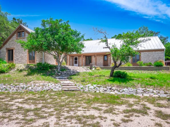 333 Secret Valley Dr, Kerrville, TX 78028