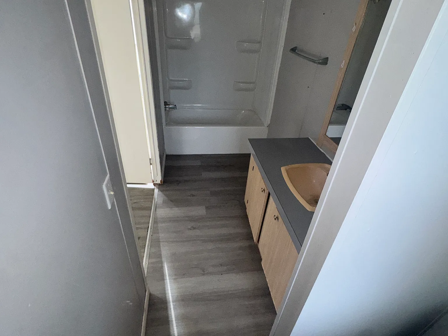 2 bed, $1,100 — Photo 4