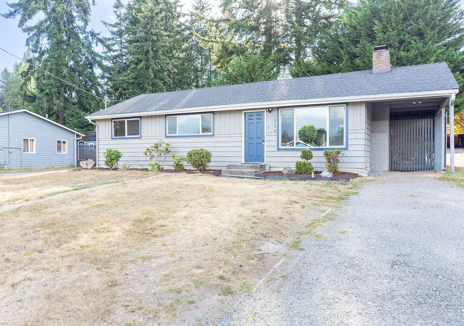 Remodeled 3 bdrm, 1 bath Rambler! Fenced back yard. Minutes to I-5, Everett Mall, Boeing. — Photo 2