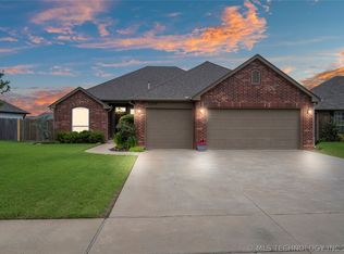 3208 S 208th Ave E, Broken Arrow, OK 74014