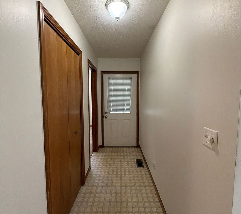 1st image of 409 E Warren St #13