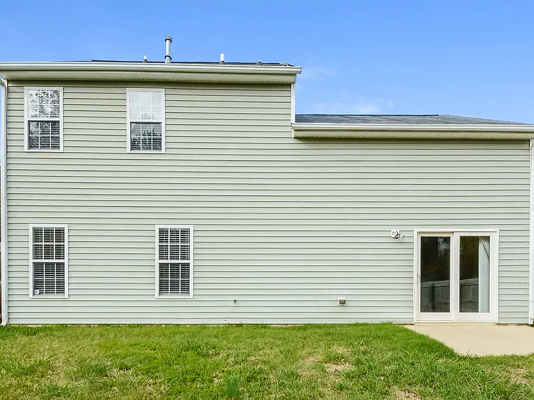 1910 Sterling Hill Dr — Photo 17