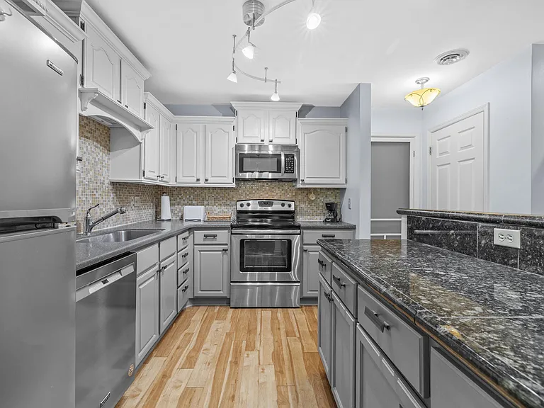 1435 Pheasant Run Dr #101 — Photo 14