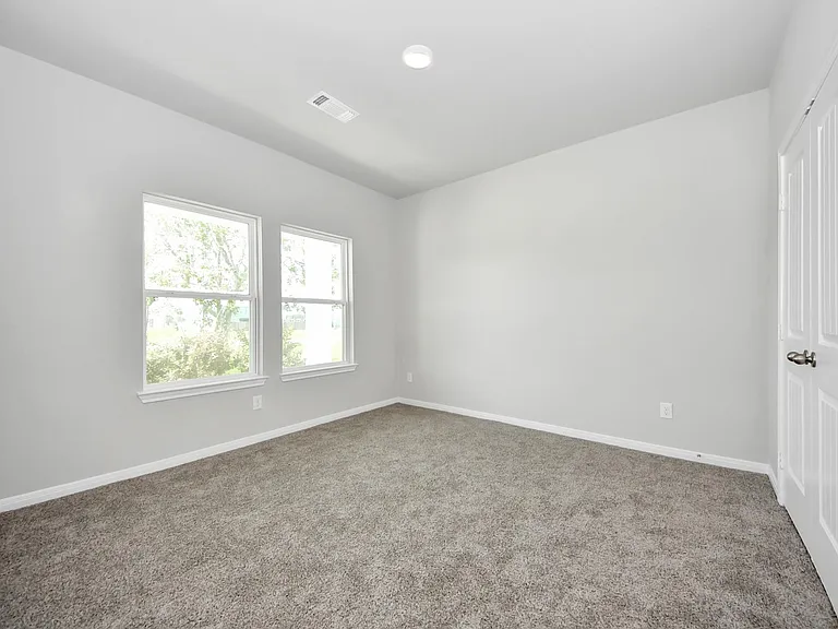 638 Stovall Dr — Photo 25