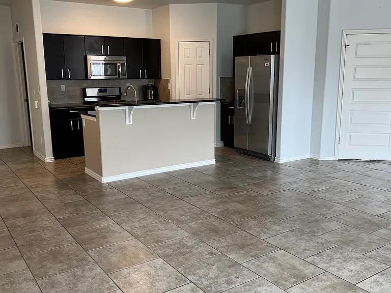 14636 Hunters Grove Ave — Photo 4