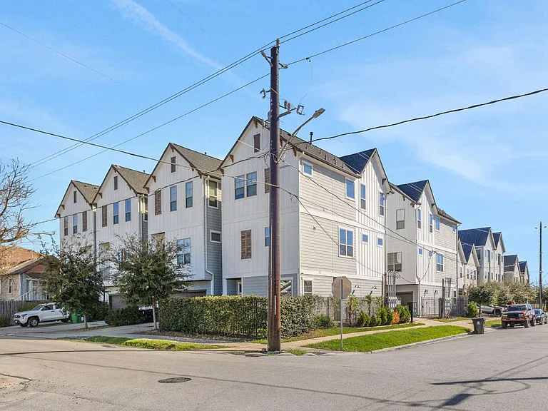 1526 Chestnut St — Photo 45